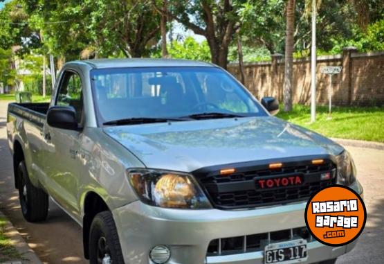 Camionetas - Toyota Hilux DX 2007 Diesel 220000Km - En Venta