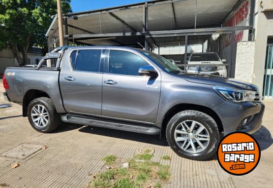 Camionetas - Toyota Hilux SRX 4x4 AT 2017 Diesel - En Venta