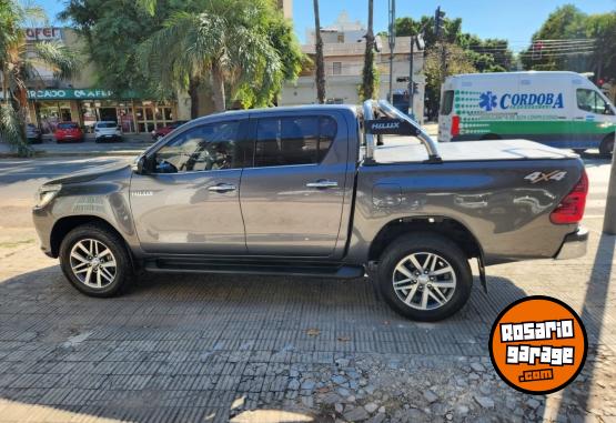 Camionetas - Toyota Hilux SRX 4x4 AT 2017 Diesel - En Venta