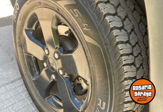 Camionetas - Jeep GRAND CHEROKEE 2012 Nafta 230000Km - En Venta