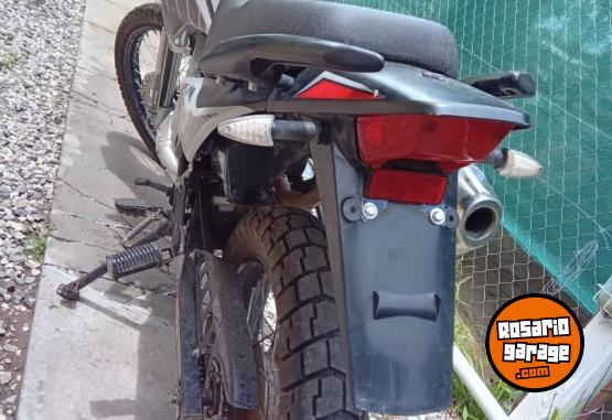 Motos - Motomel Skua 150 silver edition 2024 Nafta 12000Km - En Venta