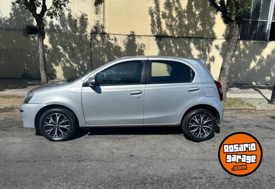 Autos - Toyota ETIOS PLATINUN 2016 Nafta 120000Km - En Venta