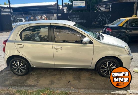 Autos - Toyota ETIOS PLATINUN 2016 Nafta 120000Km - En Venta