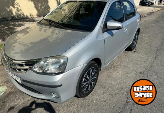 Autos - Toyota ETIOS PLATINUN 2016 Nafta 120000Km - En Venta