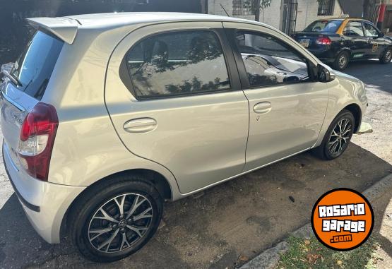 Autos - Toyota ETIOS PLATINUN 2016 Nafta 120000Km - En Venta