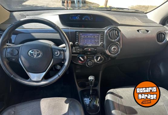 Autos - Toyota ETIOS PLATINUN 2016 Nafta 120000Km - En Venta