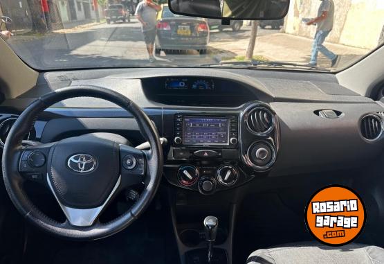 Autos - Toyota ETIOS PLATINUN 2016 Nafta 120000Km - En Venta