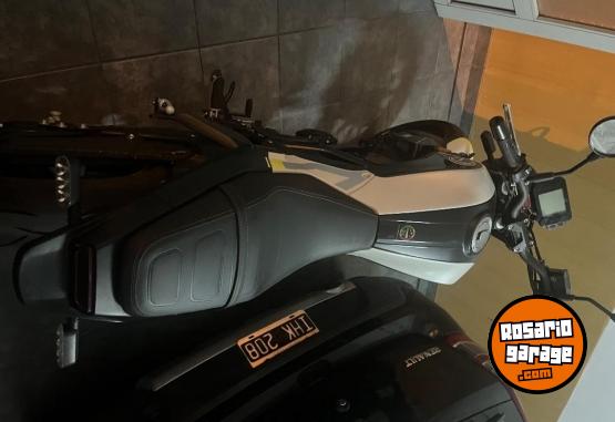 Motos - Benelli Leoncino 2023 Nafta 1400Km - En Venta