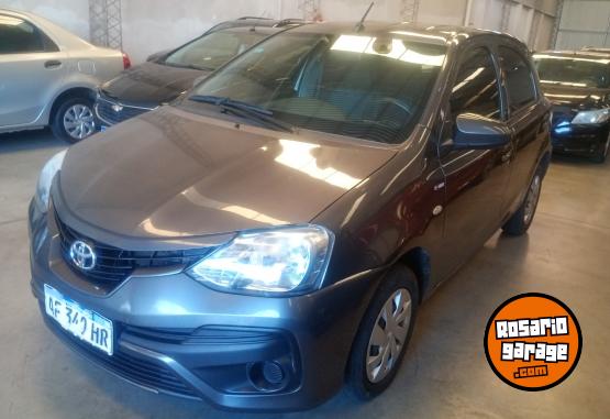 Autos - Toyota Etios 2023 Nafta 124000Km - En Venta
