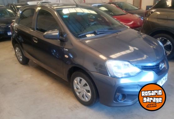 Autos - Toyota Etios 2023 Nafta 124000Km - En Venta