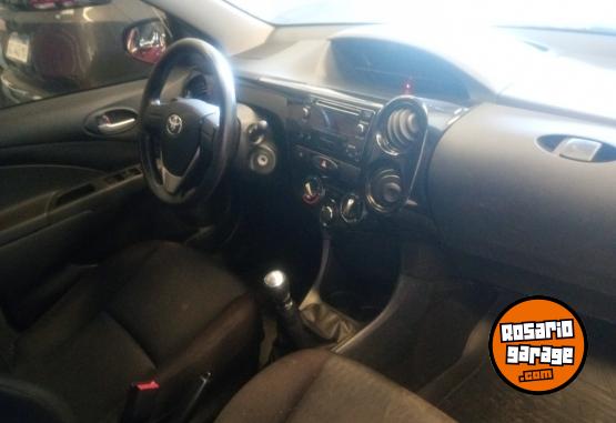 Autos - Toyota Etios 2023 Nafta 124000Km - En Venta