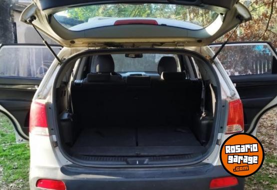Camionetas - Kia Sorento 2012 Nafta 219000Km - En Venta