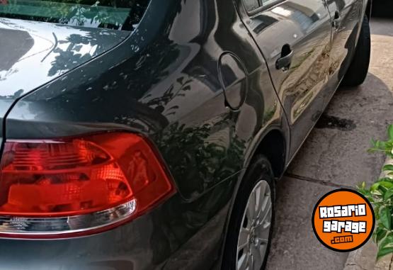 Autos - Volkswagen Voyage 2010 Nafta 72000Km - En Venta