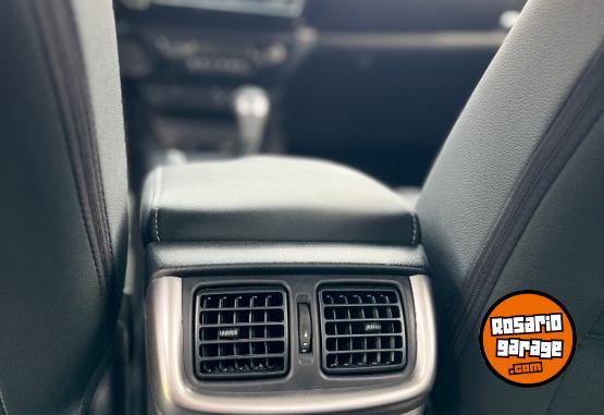 Camionetas - Toyota Hilux SRX 2025 Diesel 10000Km - En Venta