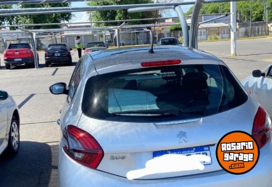 Autos - Peugeot 208 feline 2017 Nafta 85000Km - En Venta