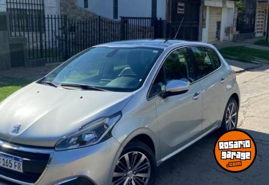 Autos - Peugeot 208 feline 2017 Nafta 85000Km - En Venta