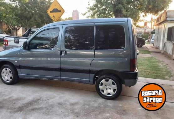 Utilitarios - Peugeot Partner patagonica 1.9 2009 Diesel 190100Km - En Venta