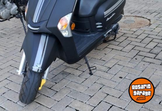 Motos - Kymco Like 125 negra mate 2024 Nafta 6400Km - En Venta
