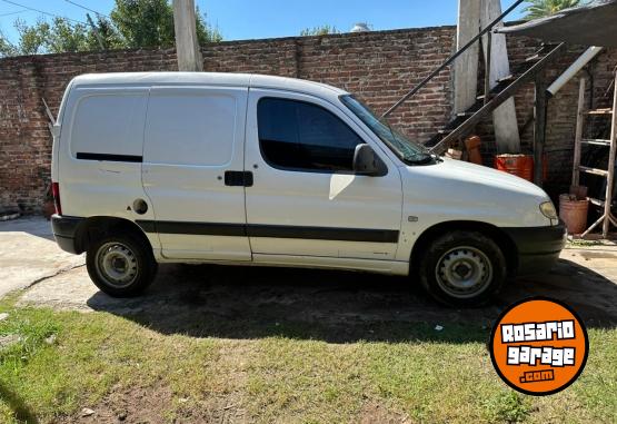 Utilitarios - Peugeot Partner 2009 Diesel 300000Km - En Venta