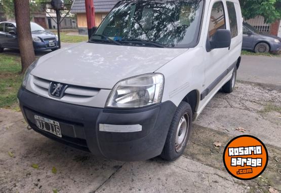 Utilitarios - Peugeot Partner 2014 Nafta 115000Km - En Venta
