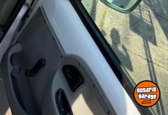 Utilitarios - Renault KANGOO 2011 Nafta 188000Km - En Venta