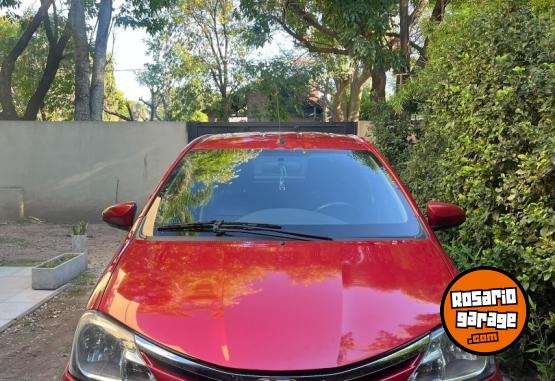 Autos - Toyota Etios 2015 Nafta 136000Km - En Venta