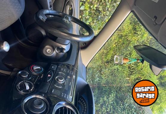 Autos - Toyota Etios 2015 Nafta 136000Km - En Venta