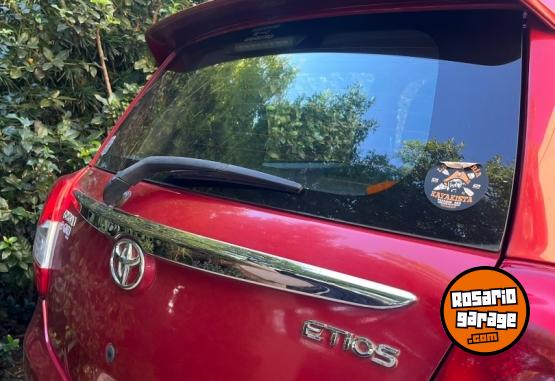 Autos - Toyota Etios 2015 Nafta 136000Km - En Venta