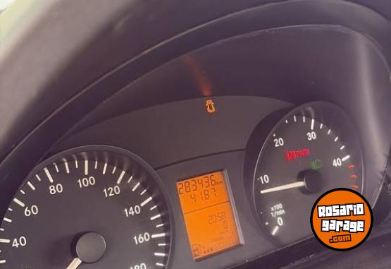 Utilitarios - Mercedes Benz 215 2015 Diesel 283436Km - En Venta