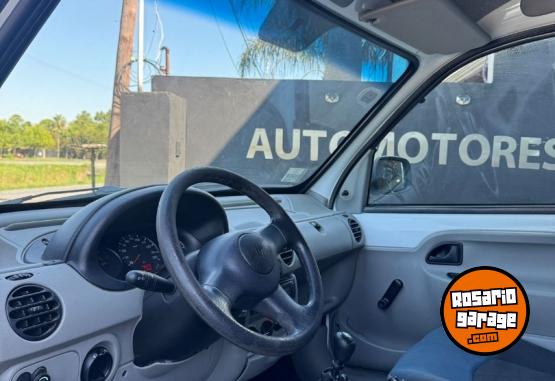 Utilitarios - Renault Kangoo 2011 GNC 200000Km - En Venta