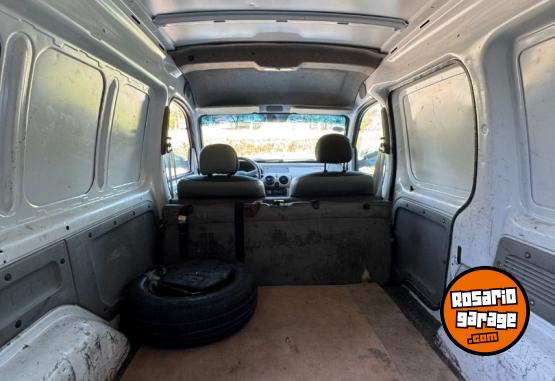 Utilitarios - Renault Kangoo 2011 GNC 200000Km - En Venta