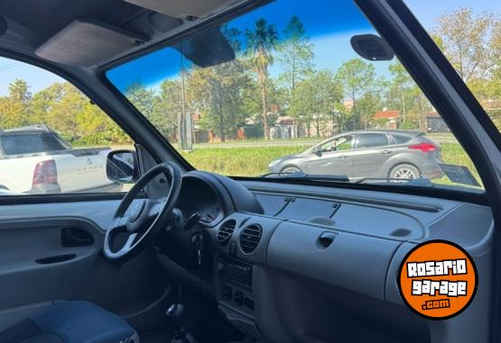 Utilitarios - Renault Kangoo 2011 GNC 200000Km - En Venta