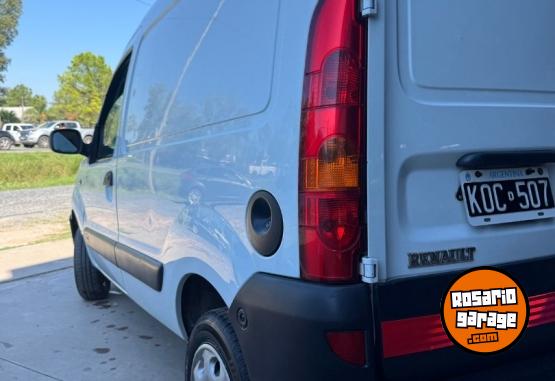 Utilitarios - Renault Kangoo 2011 GNC 200000Km - En Venta