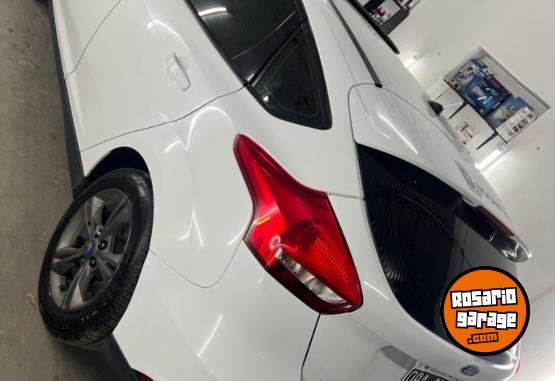 Autos - Ford Fucus se plus 2.0 2015 Nafta 196000Km - En Venta