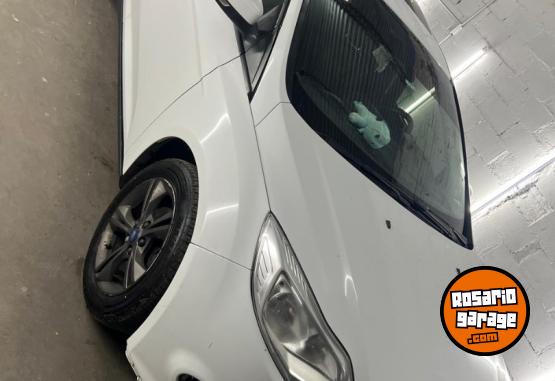 Autos - Ford Fucus se plus 2.0 2015 Nafta 196000Km - En Venta