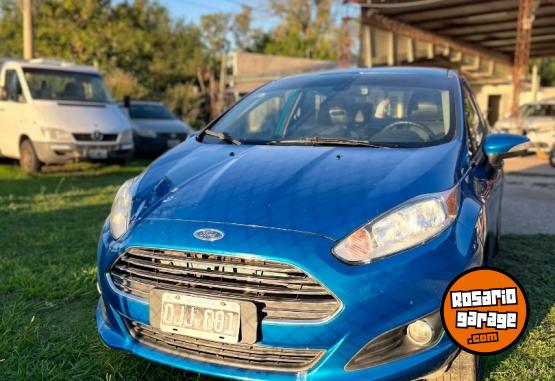 Autos - Ford Fiesta kinetic 2015 GNC 90000Km - En Venta