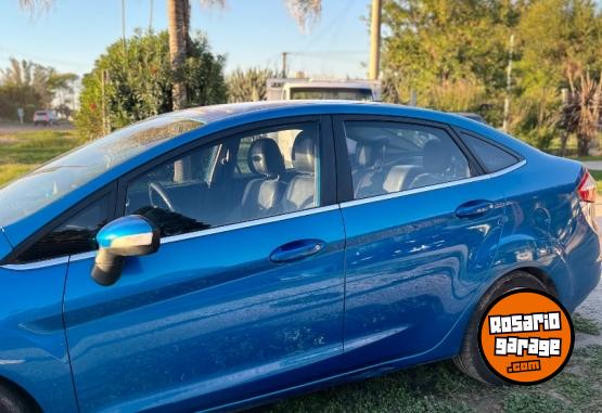 Autos - Ford Fiesta kinetic 2015 GNC 90000Km - En Venta