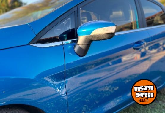 Autos - Ford Fiesta kinetic 2015 GNC 90000Km - En Venta