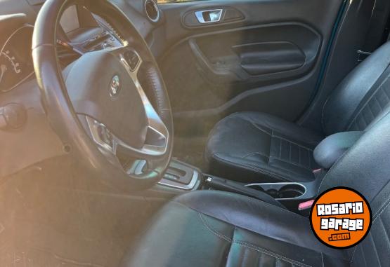 Autos - Ford Fiesta kinetic 2015 GNC 90000Km - En Venta