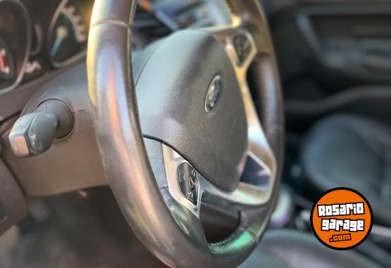 Autos - Ford Fiesta kinetic 2015 GNC 90000Km - En Venta