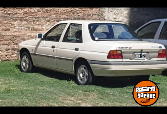 Autos - Ford Ghia 2.0i 1996 Nafta 99700Km - En Venta