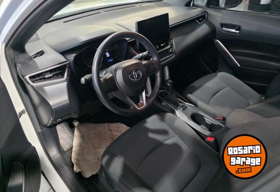 Autos - Toyota Corolla cross hibrida xei 2022 Electrico / Hibrido 45000Km - En Venta