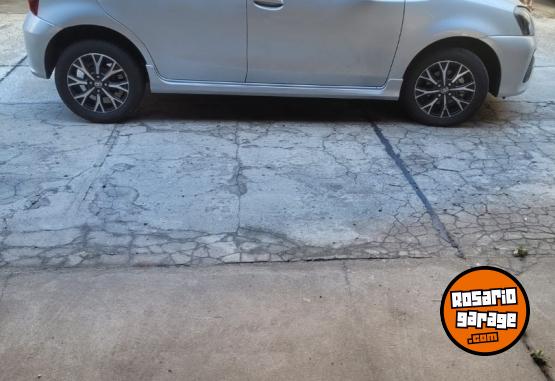 Autos - Toyota XLS AT 2018 Nafta 19500Km - En Venta