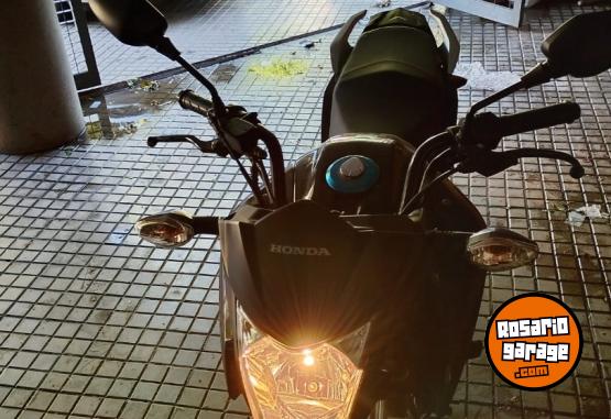 Motos - Honda Twister 125 2023 Nafta 13000Km - En Venta