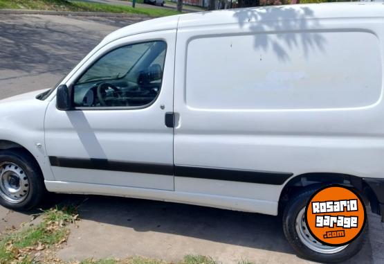 Utilitarios - Peugeot PARTNER 1.4 FURGON 1PCL 2014 Nafta 200000Km - En Venta