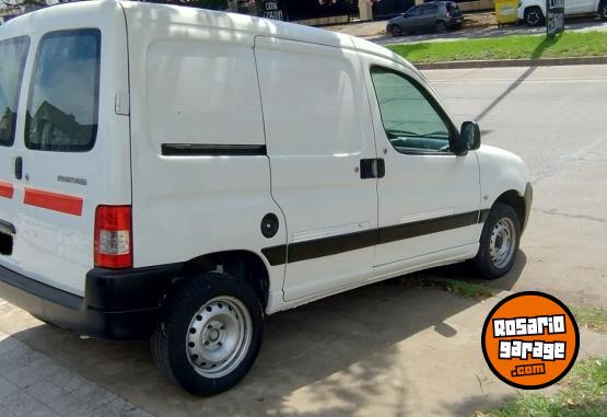 Utilitarios - Peugeot PARTNER 1.4 FURGON 1PCL 2014 Nafta 200000Km - En Venta