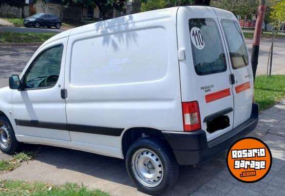 Utilitarios - Peugeot PARTNER 1.4 FURGON 1PCL 2014 Nafta 200000Km - En Venta