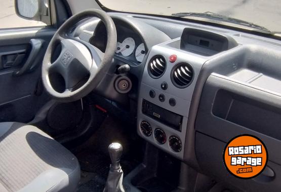Utilitarios - Peugeot PARTNER 1.4 FURGON 1PCL 2014 Nafta 200000Km - En Venta