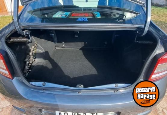 Autos - Renault LOGAN authentique plus 2019 Nafta 120000Km - En Venta