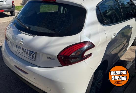 Autos - Peugeot 208 2017 Nafta 117000Km - En Venta